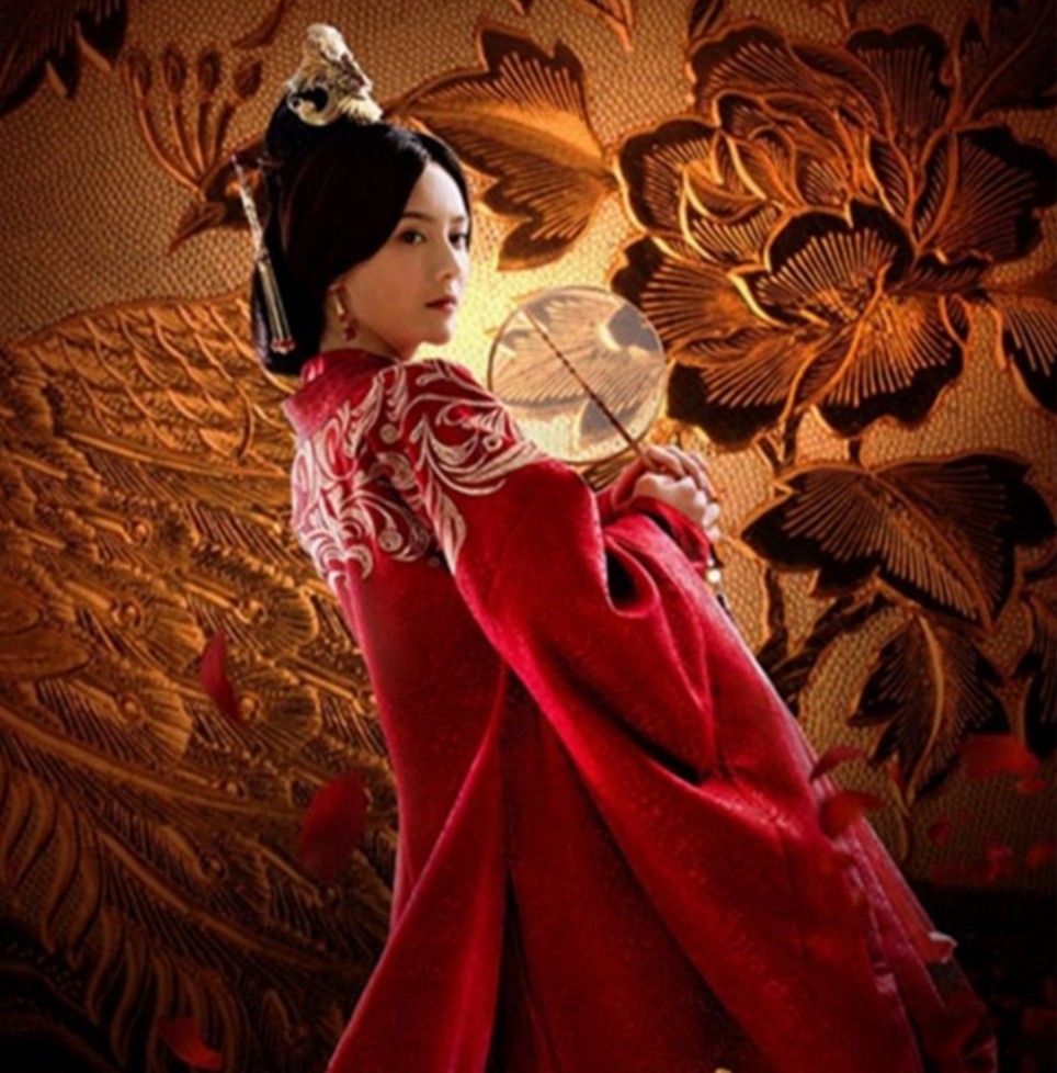 《秦吏》作者七月新番刚完结的小说,主角穿越汉朝汉昭帝元凤三年,成为